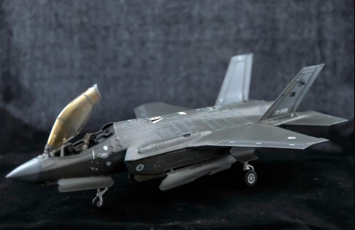 PM Model F-35A Lightning 2 Plastik Uçak Maket Kiti PM Model F-35A Lightning 2 Plastik Uçak Maket Kiti